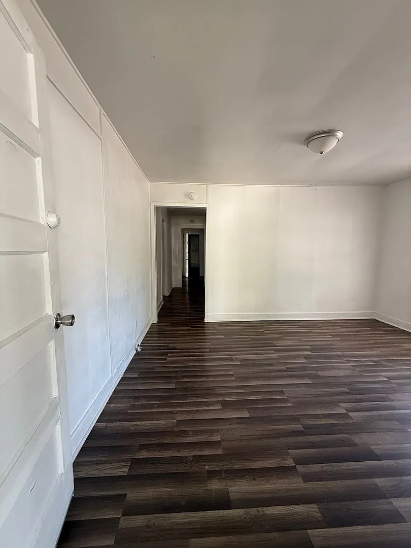 3 bed 2 bath house — Photo 2
