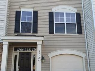 25326 Ashbury Dr, Chantilly, VA 20152