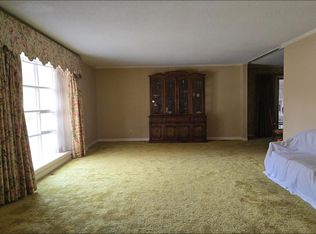 12 Cedar Dr, Smithfield, NC 27577
