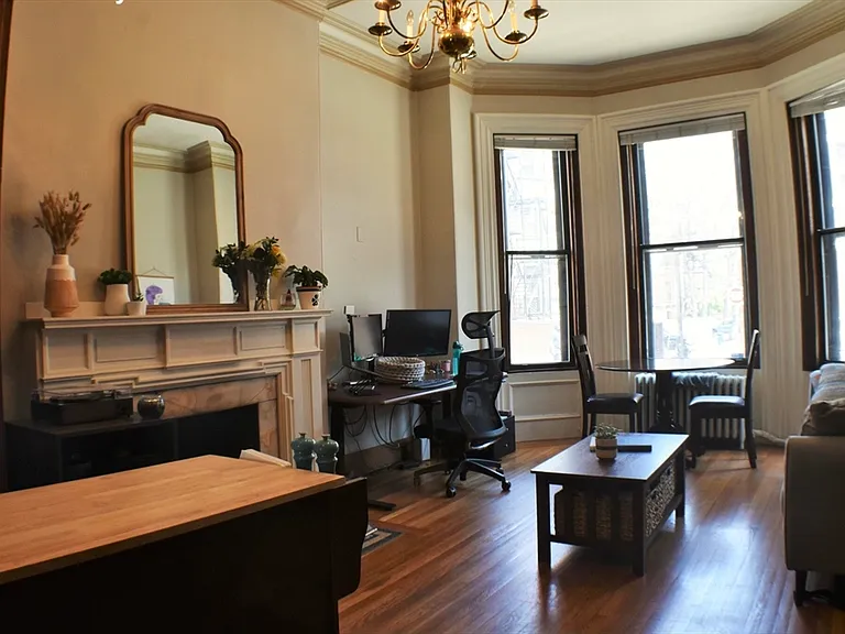 31 Fairfield St #2 — Photo 1