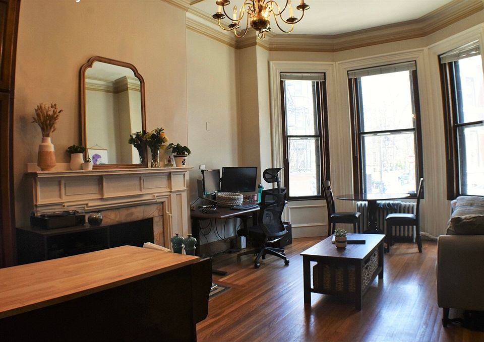 1st image of 31 Fairfield St #2