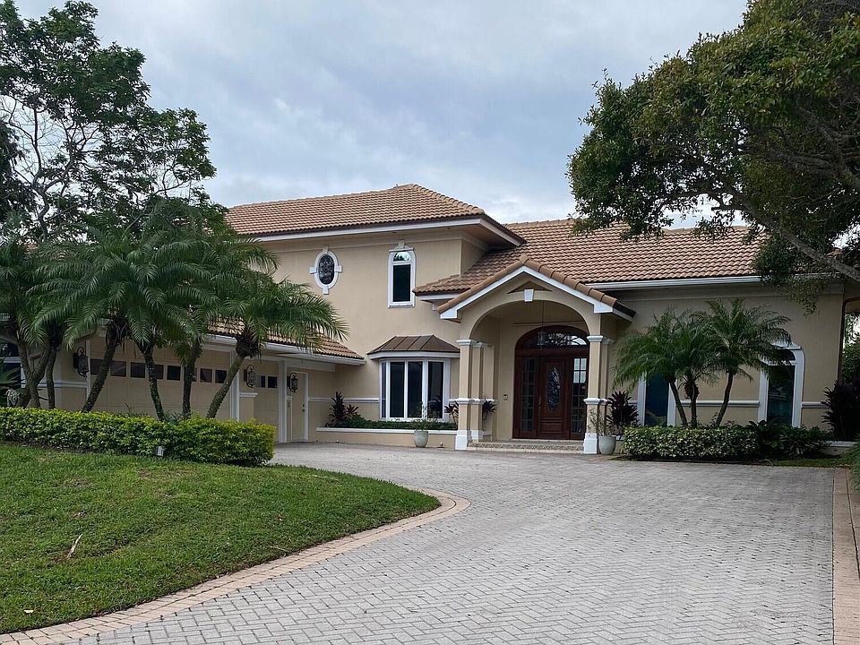 1st image of 106 Sandbourne Ln