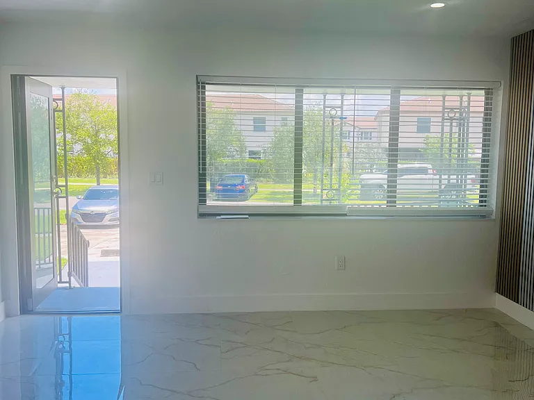 12020 W Golf Dr — Photo 4
