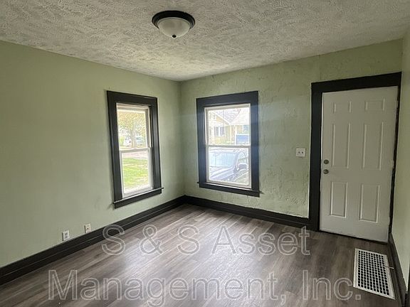 5th image of 1006 Mahlon St