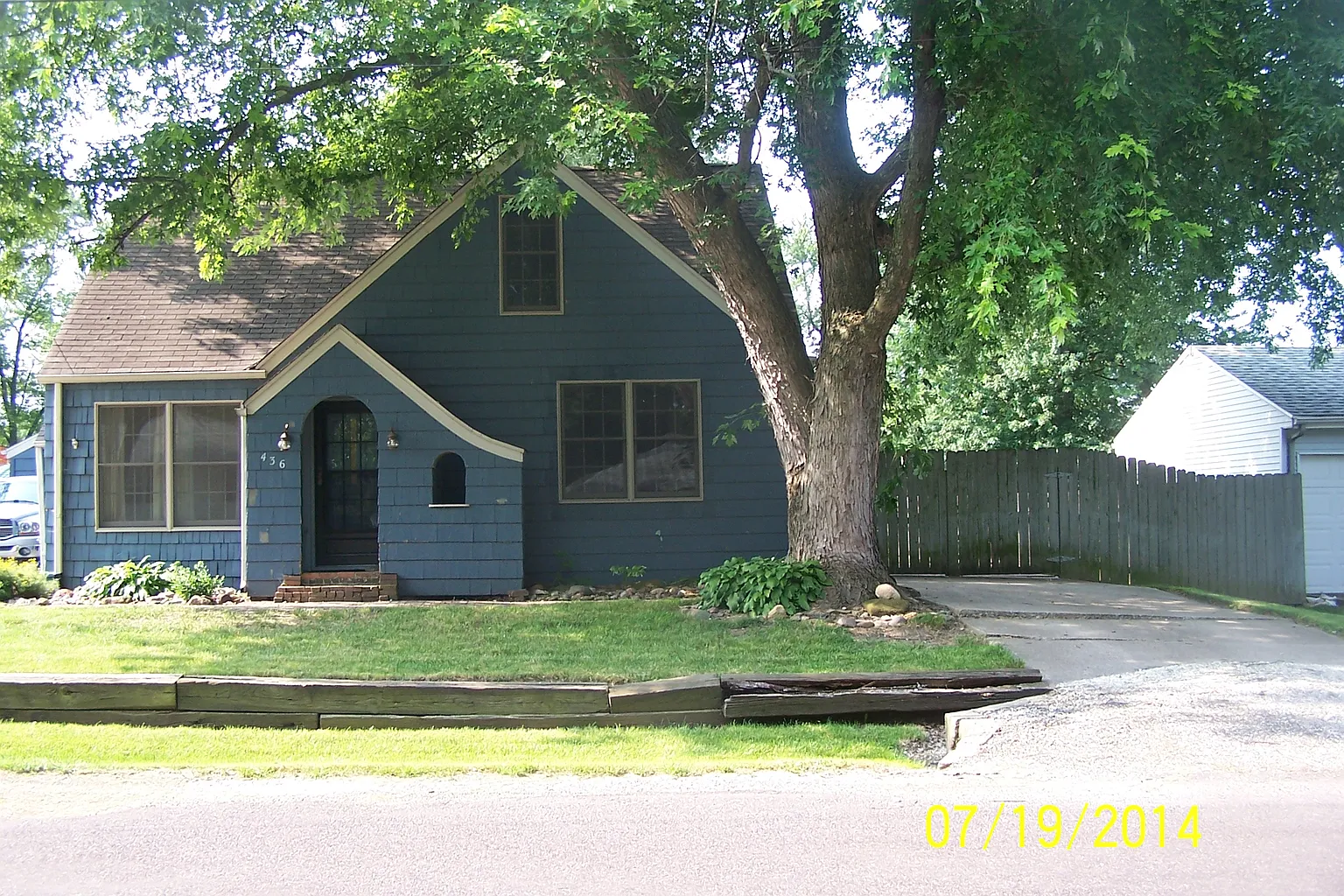 436 Maplewood Ave photo 1