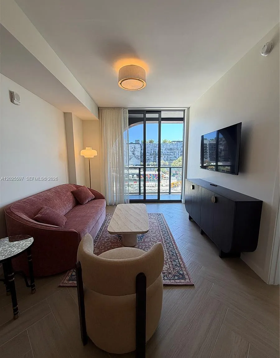 Nomad Residences — Photo 2