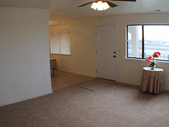 3rd image of 2720 Santa Fe Ave