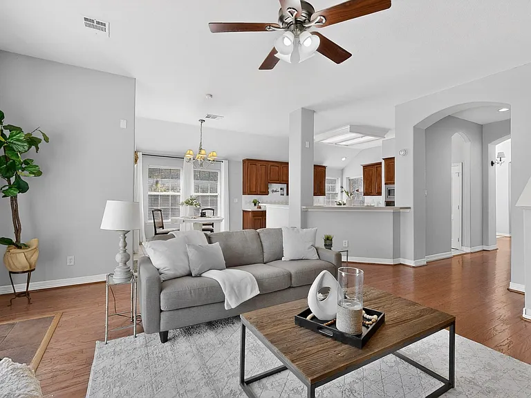 100 Shumard Ct — Photo 8