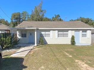 374 E Chestnut Ave, Crestview, FL 32539