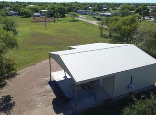 407 W Oakland Ave, Seadrift, TX 77983