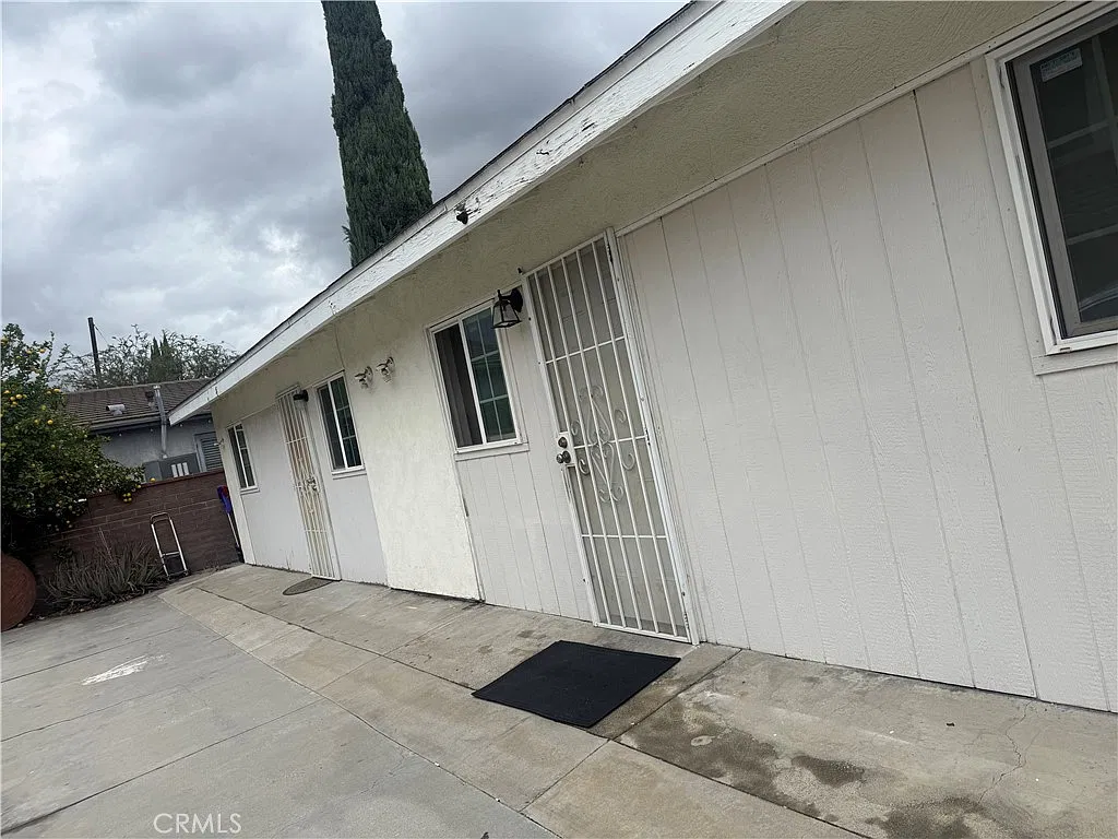 5611 Temple City Blvd — Photo 2