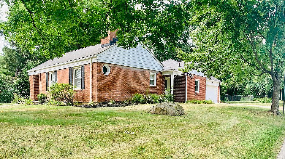1st image of 160 Hiawatha Ave