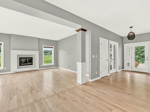 5th image of 1720 Kerry Dr NE
