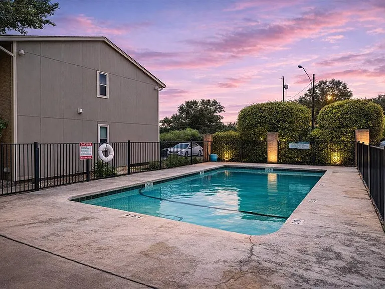 2450 Ashdale Dr #210 — Photo 19
