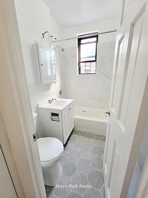 Rented by Metro Park Realty Inc | media 5