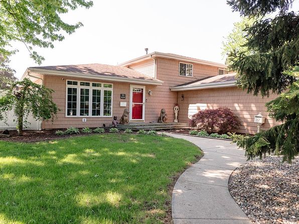 33 Hilltop Dr