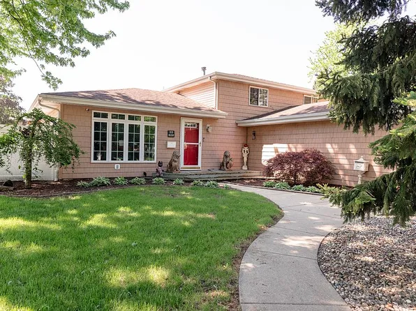 33 Hilltop Dr, Bourbonnais, IL 60914