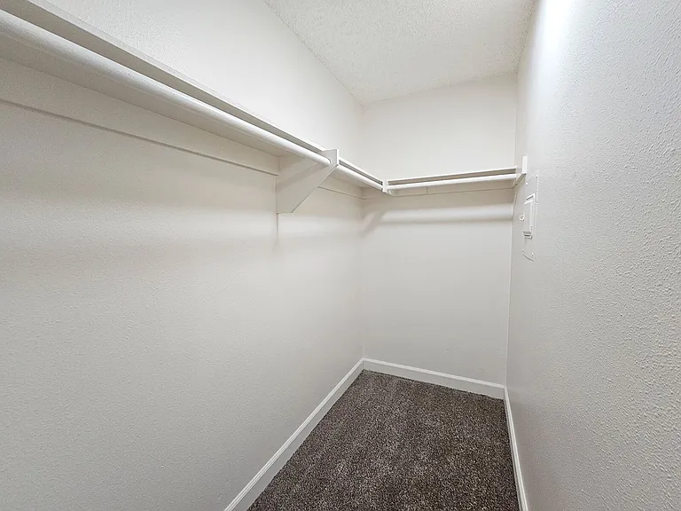 Summit Creek Apartments — Photo 27