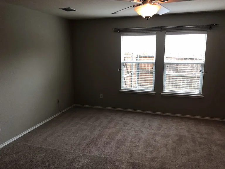 8115 York Beach Pl — Photo 10