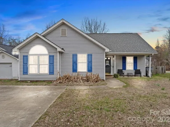 1019 Summit Hills Dr, Charlotte, NC 28214