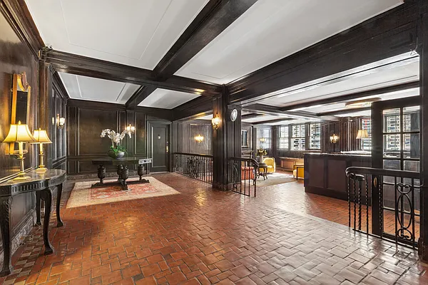 Entry / hallway, photo 1