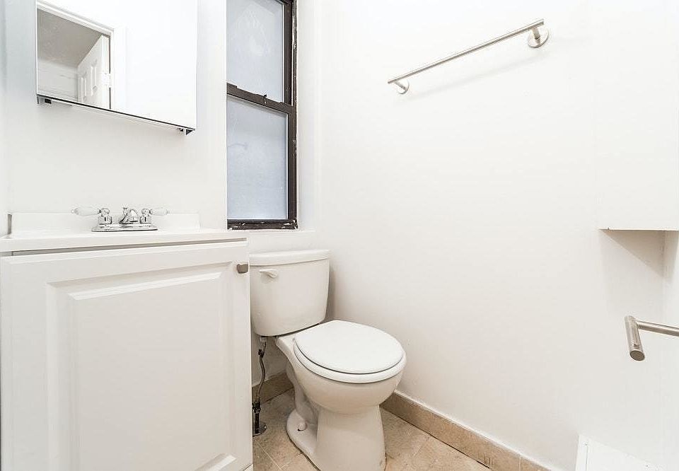 1st image of 265 E 78th St #7C