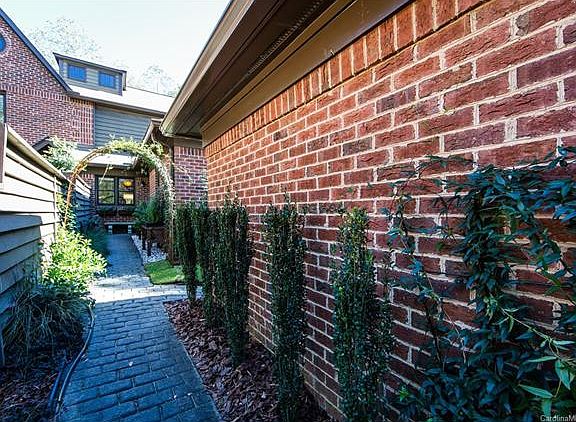 3rd image of 7441 Newmans Ln