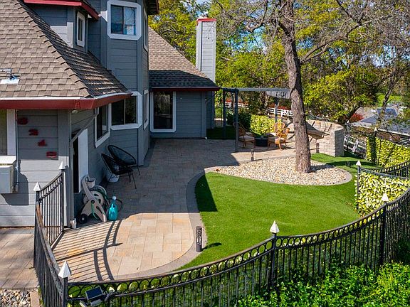 2nd image of 3218 Cambridge Rd