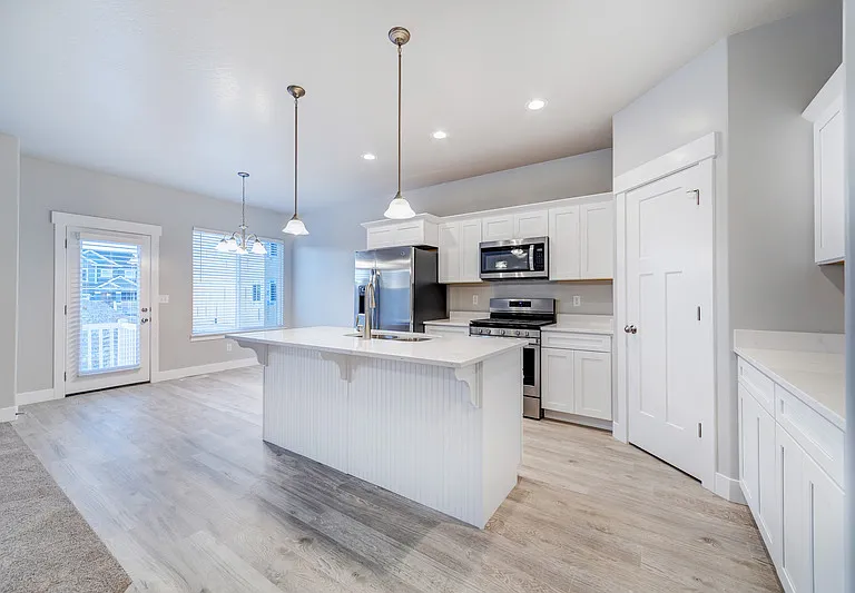 4888 W Pillar Dr — Photo 4