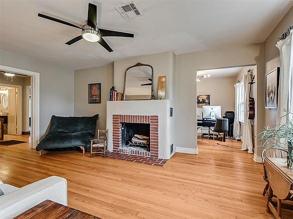 3rd image of 2624 Dorchester Dr
