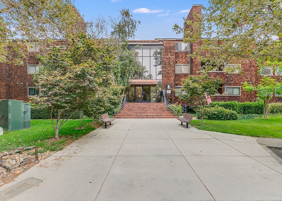 1st image of 2322 La Terrace Cir