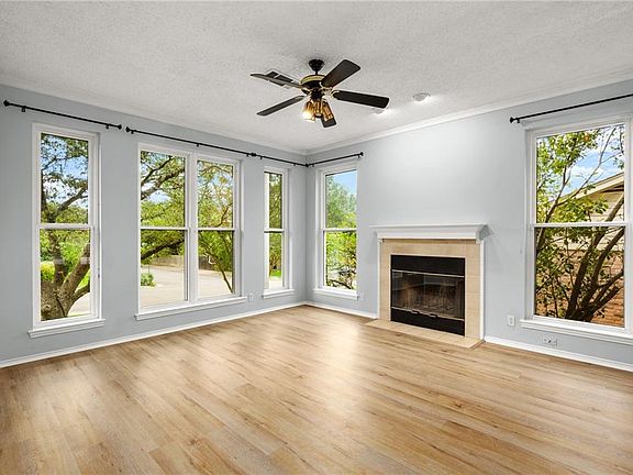 4th image of 10600 Tweedsmuir Dr