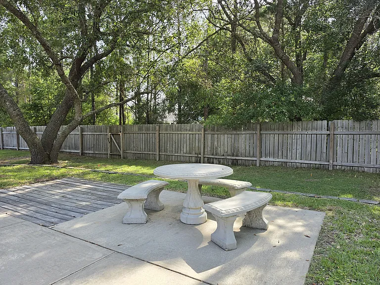 2501 Elkhart Dr — Photo 34