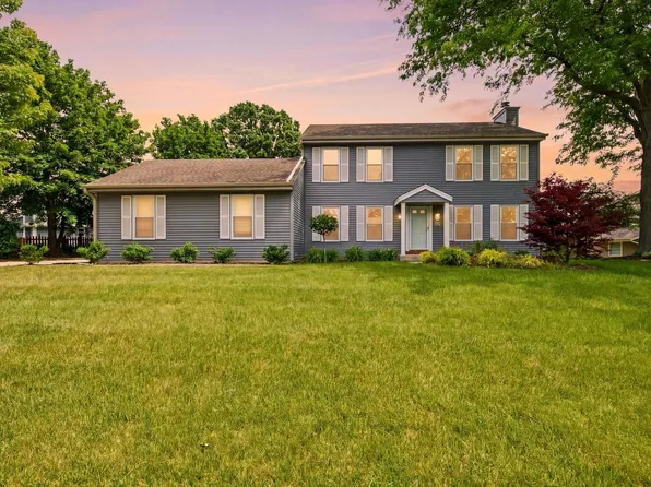 W169N10806 Redwood Ln, Germantown, WI 53022