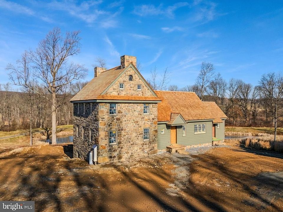 1st image of 87 Brownstone Ln