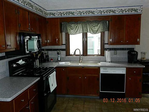 3rd image of 33 Donald Pl
