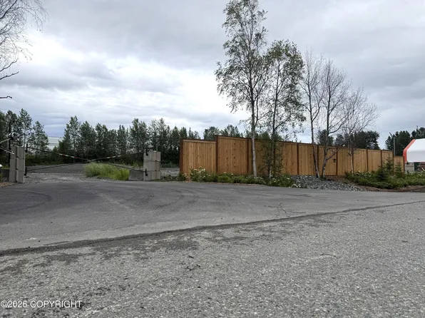 10726 Olive Ln, Anchorage, AK 99515