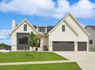 2320 SE 5th St, West Des Moines, IA 50265