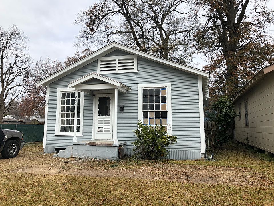 1st image of 2906 Regent St