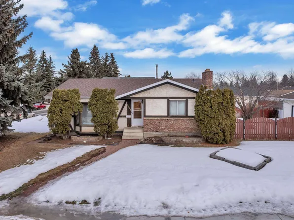 5504 18th Ave NW, Edmonton, AB T6L 2C2