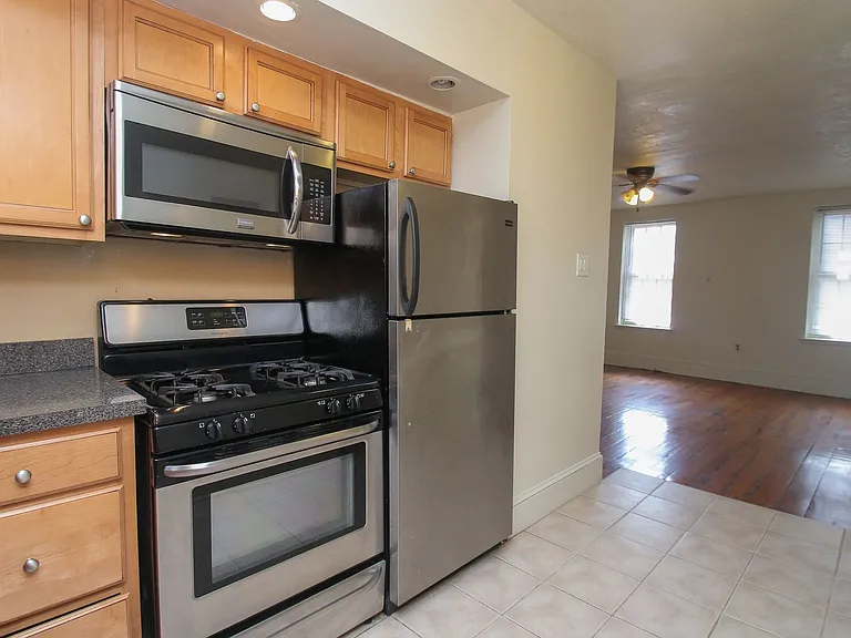 511 S 15th St #2R — Photo 14