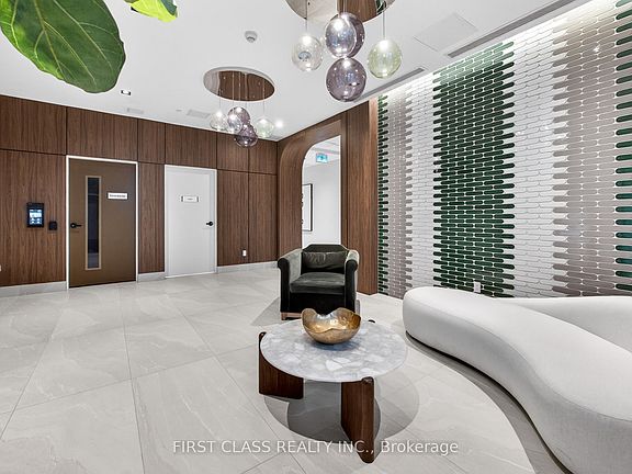 2nd image of 758 Dovercourt Rd #612