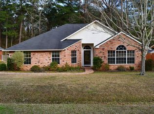 30 Fox Chase Dr, Pineville, LA 71360