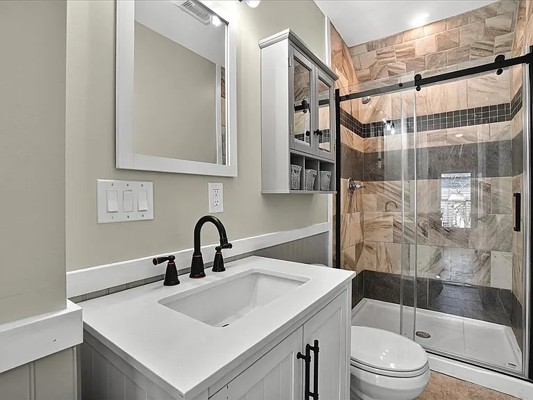 3 Waterbury St #2 — Photo 21