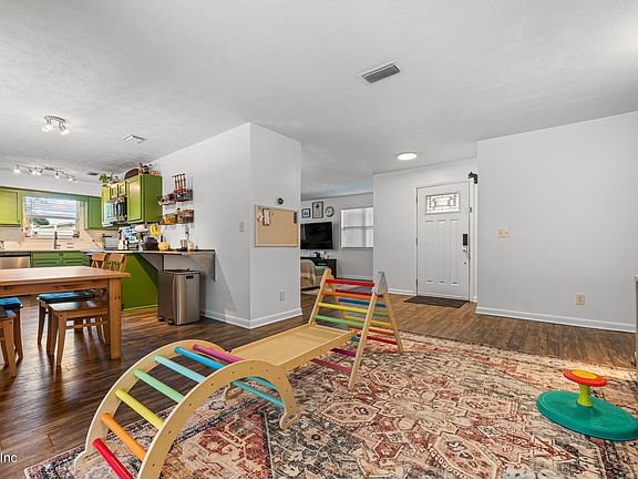 5th image of 2749 ELISA Drive E