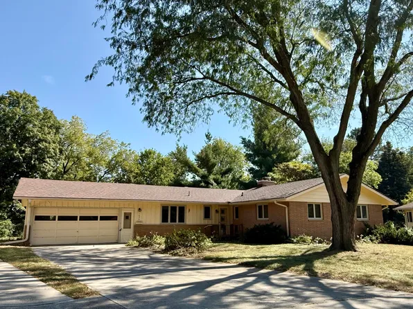 1626 Crestwood Cir, Ames, IA 50010