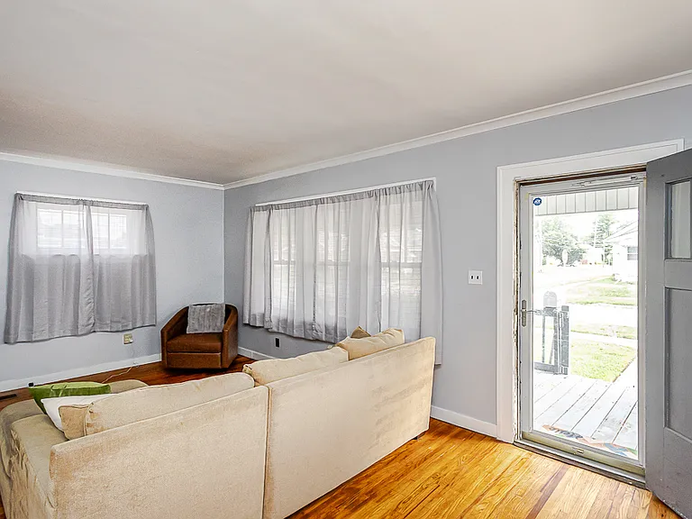 1802 Loxley Rd — Photo 5