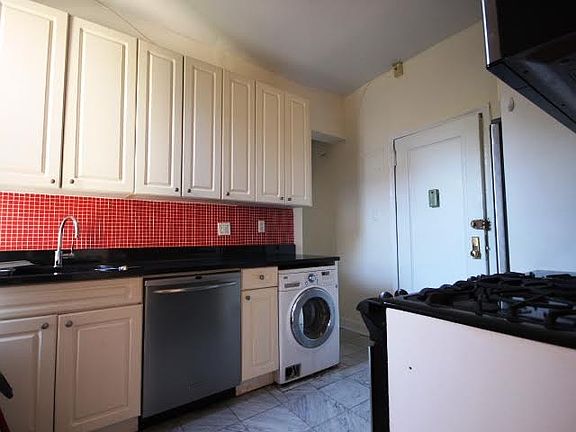 3rd image of 221 E Broadway APT 8A