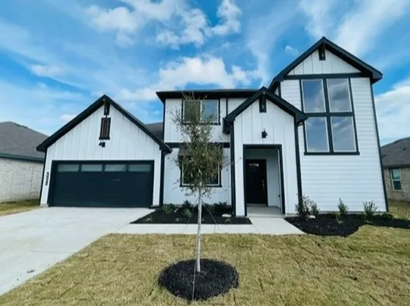 1604 Central Park Dr, Alvarado, TX 76009