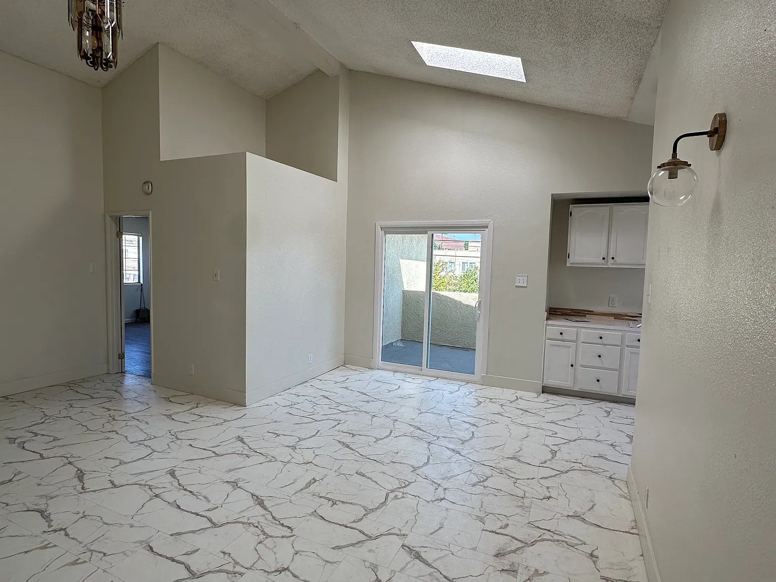 3 bed, 1150 sqft, $3,000 — Photo 4